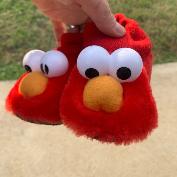 Elmo Plush Slippers Baby Size 5-6 - Picture 1 of 5